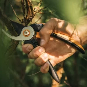 FISKARS® Solid™ Bypass-Gartenschere L P341 7